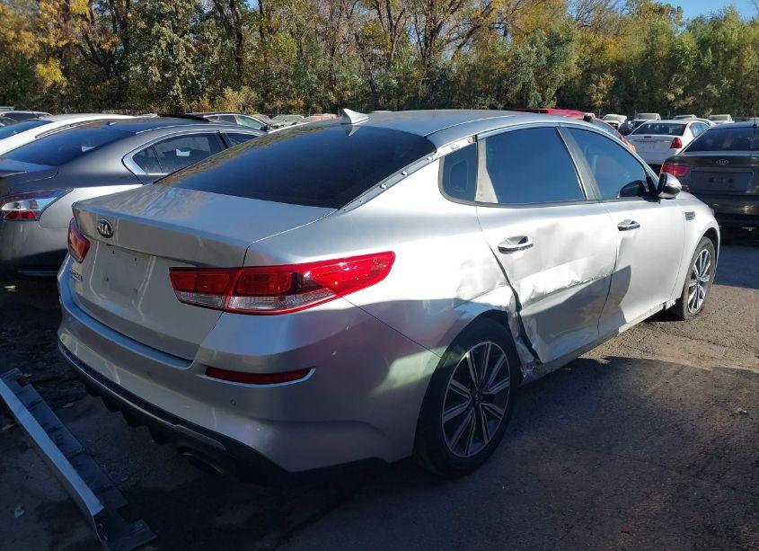 Photo 4 of 2019 Kia Optima LX (VIN 5XXGT4L30KG355562)
