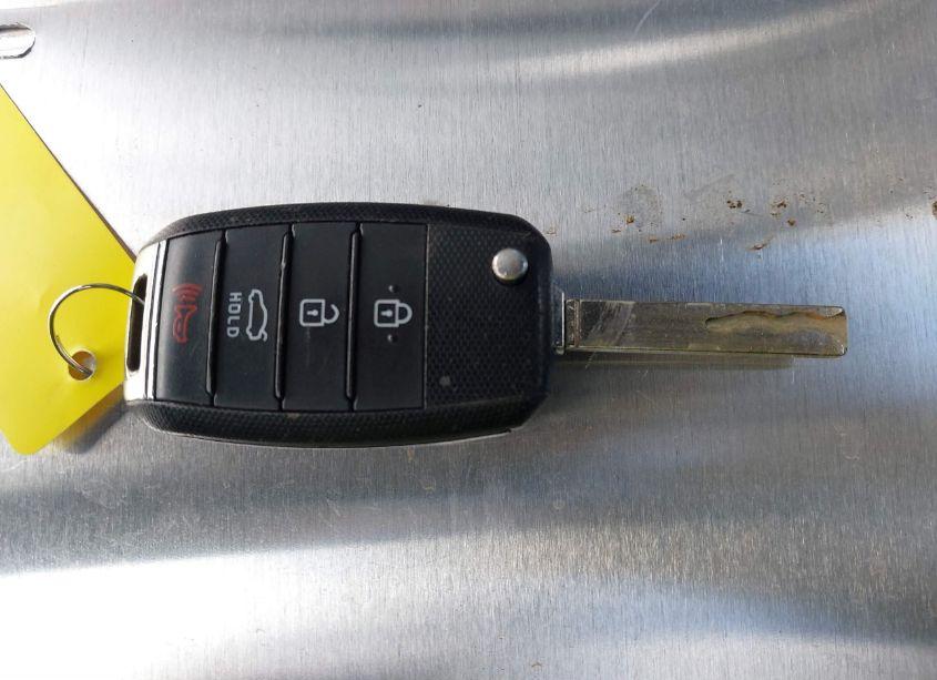 Photo 11 of 2019 Kia Optima LX (VIN 5XXGT4L30KG376038)