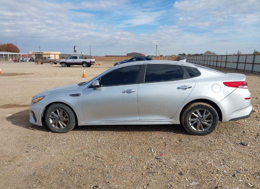 Photo 14 of 2019 Kia Optima LX (VIN 5XXGT4L30KG376038)