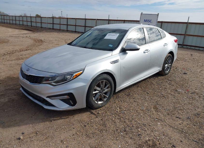 Photo 2 of 2019 Kia Optima LX (VIN 5XXGT4L30KG376038)