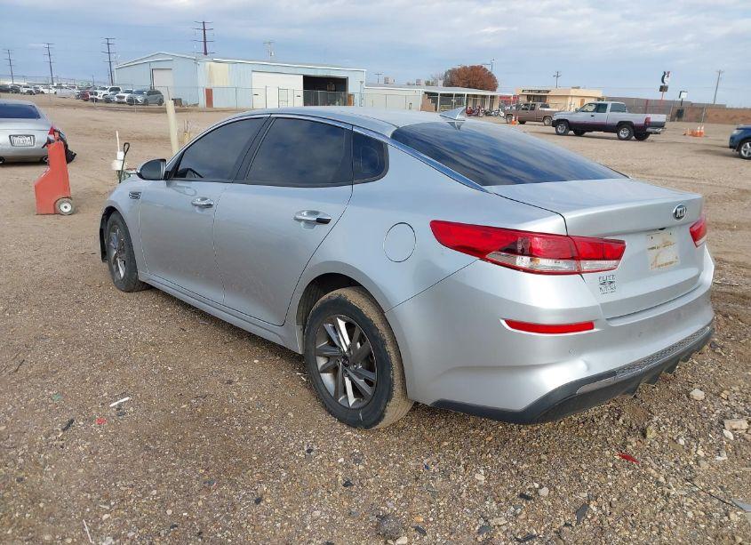Photo 3 of 2019 Kia Optima LX (VIN 5XXGT4L30KG376038)