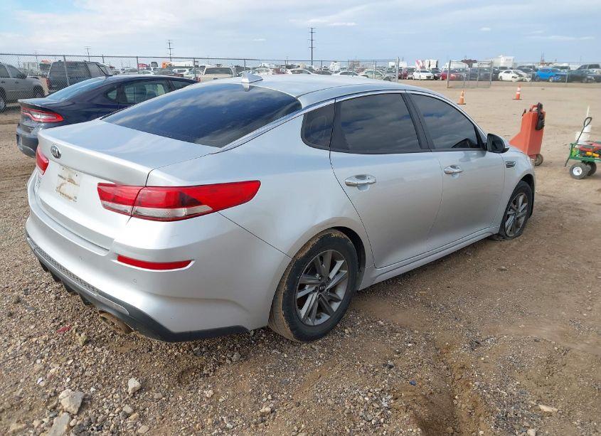 Photo 4 of 2019 Kia Optima LX (VIN 5XXGT4L30KG376038)
