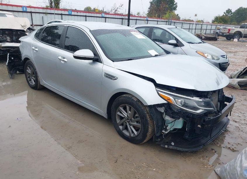 2020 Kia Optima LX (VIN 5XXGT4L30LG387560) main photo