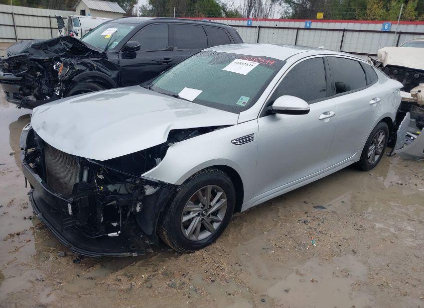 Photo 2 of 2020 Kia Optima LX (VIN 5XXGT4L30LG387560)