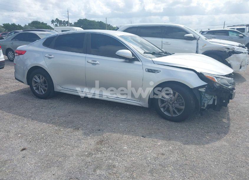 2020 Kia Optima LX (VIN 5XXGT4L30LG393200) main photo