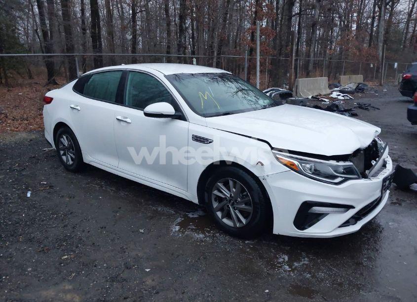 2020 Kia Optima LX (VIN 5XXGT4L30LG407841) main photo