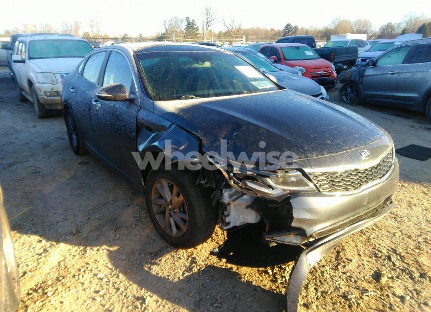 2020 Kia Optima LX (VIN 5XXGT4L30LG422324) main photo