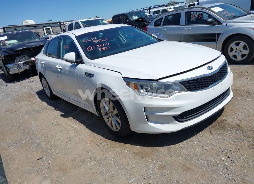 2016 Kia Optima LX (VIN 5XXGT4L31GG008961) main photo