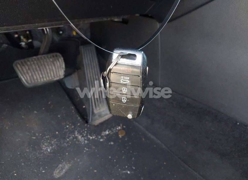 Photo 11 of 2016 Kia Optima LX (VIN 5XXGT4L31GG008961)