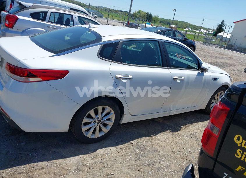 Photo 13 of 2016 Kia Optima LX (VIN 5XXGT4L31GG008961)