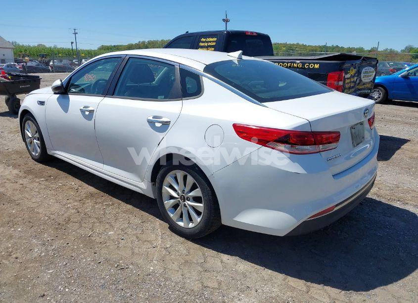 Photo 3 of 2016 Kia Optima LX (VIN 5XXGT4L31GG008961)