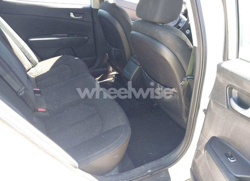 Photo 8 of 2016 Kia Optima LX (VIN 5XXGT4L31GG008961)