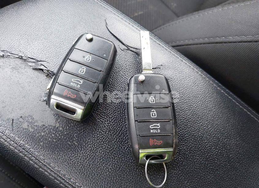 Photo 11 of 2016 Kia Optima LX (VIN 5XXGT4L31GG025842)