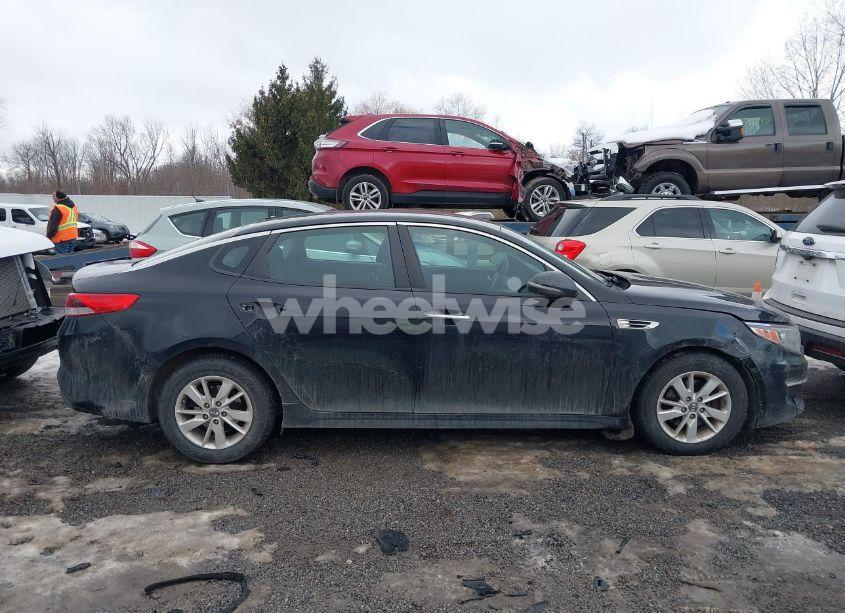 Photo 13 of 2016 Kia Optima LX (VIN 5XXGT4L31GG025842)