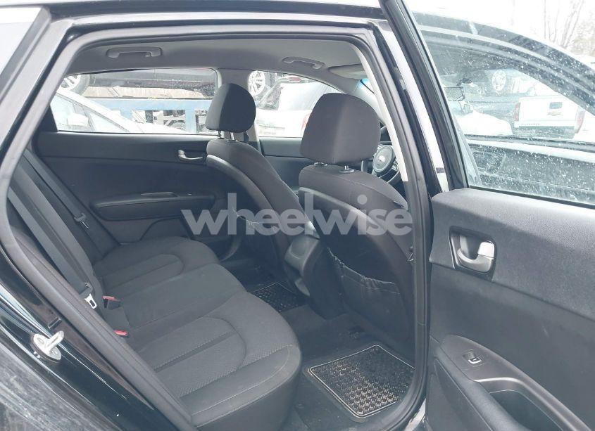 Photo 8 of 2016 Kia Optima LX (VIN 5XXGT4L31GG025842)