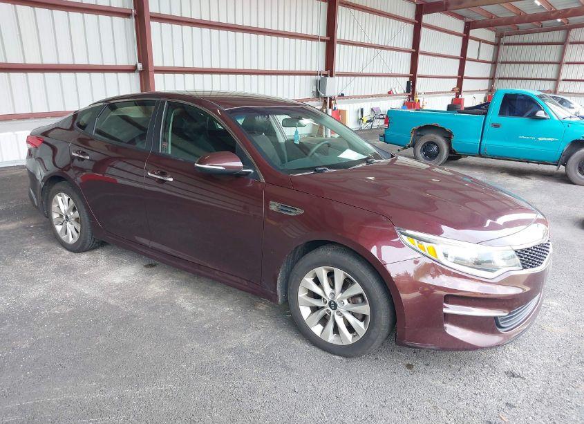 2016 Kia Optima LX (VIN 5XXGT4L31GG026294) main photo