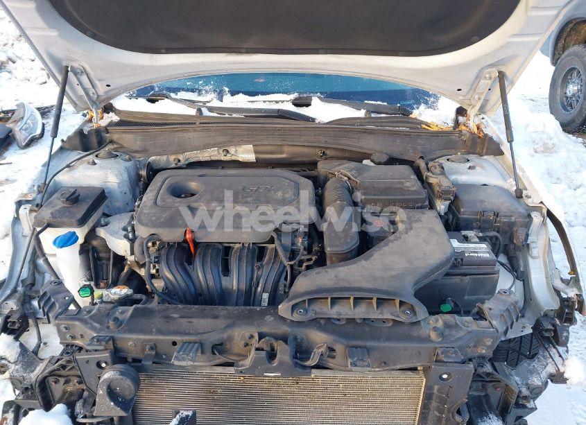 Photo 10 of 2016 Kia Optima LX (VIN 5XXGT4L31GG044553)