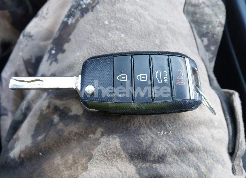 Photo 11 of 2016 Kia Optima LX (VIN 5XXGT4L31GG044553)