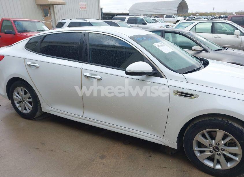 Photo 13 of 2016 Kia Optima LX (VIN 5XXGT4L31GG050885)