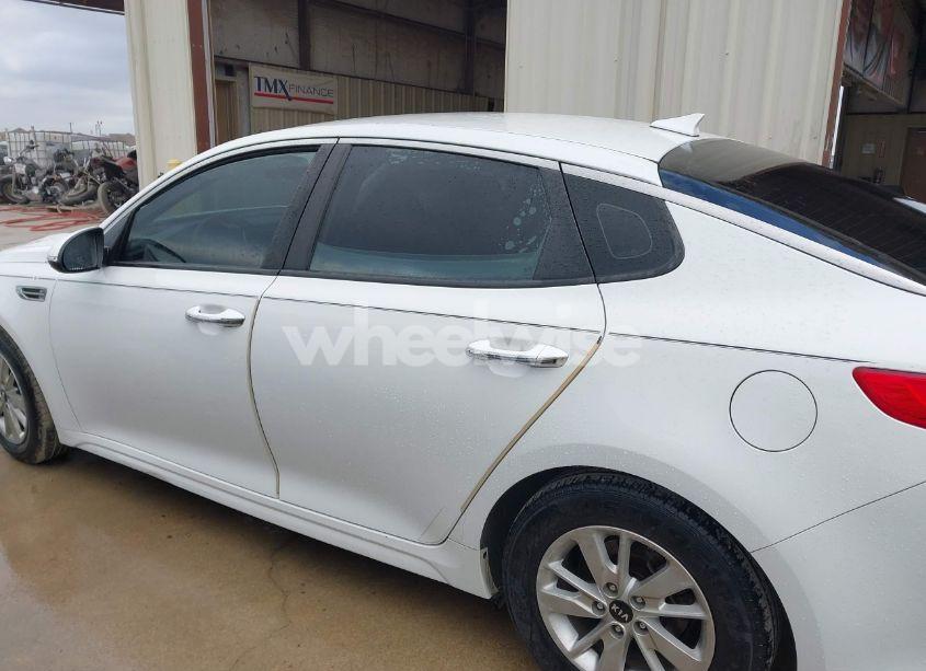 Photo 14 of 2016 Kia Optima LX (VIN 5XXGT4L31GG050885)