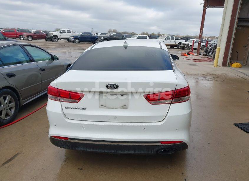 Photo 16 of 2016 Kia Optima LX (VIN 5XXGT4L31GG050885)