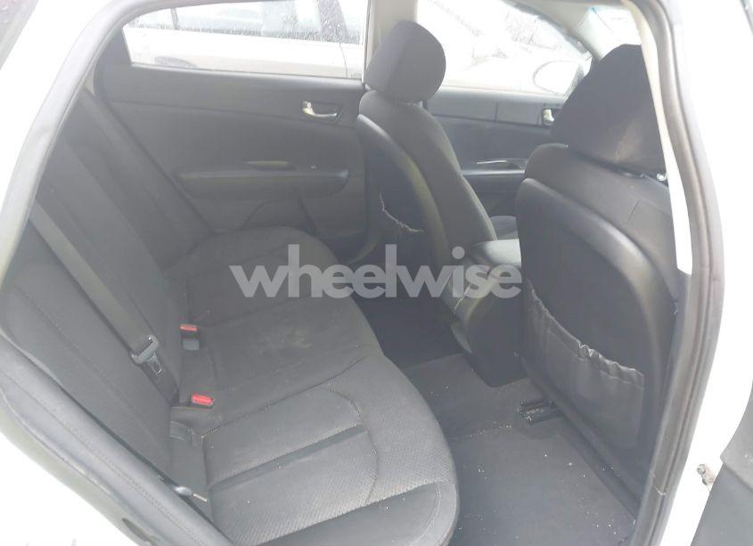 Photo 8 of 2016 Kia Optima LX (VIN 5XXGT4L31GG050885)