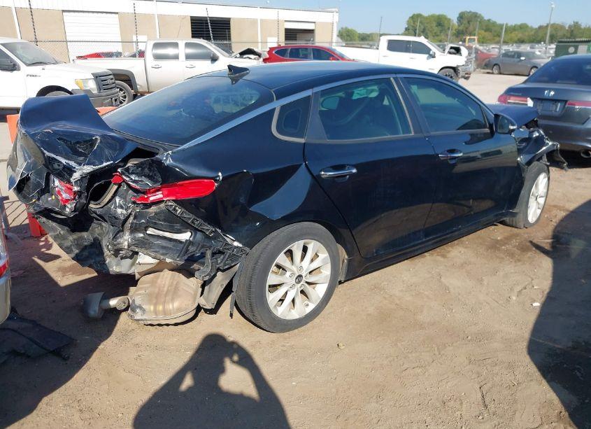 Photo 4 of 2016 Kia Optima LX (VIN 5XXGT4L31GG061370)