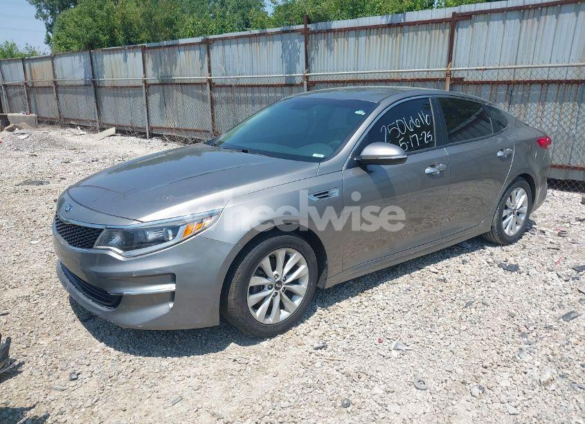 Photo 2 of 2016 Kia Optima LX (VIN 5XXGT4L31GG073163)