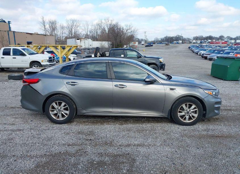 Photo 14 of 2016 Kia Optima LX (VIN 5XXGT4L31GG073227)