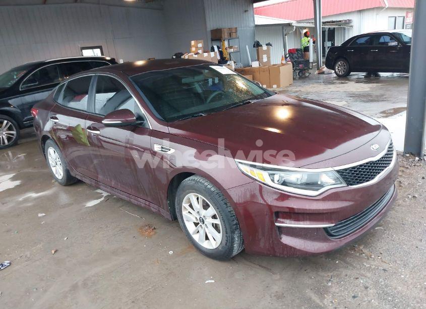 2016 Kia Optima LX (VIN 5XXGT4L31GG113595) main photo