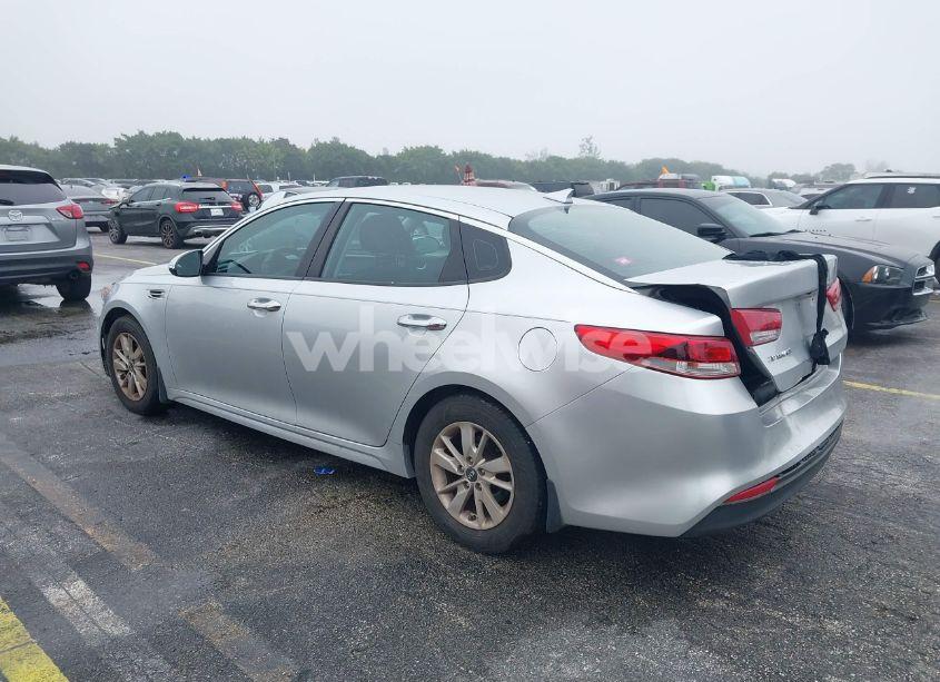 Photo 3 of 2017 Kia Optima LX (VIN 5XXGT4L31HG122878)