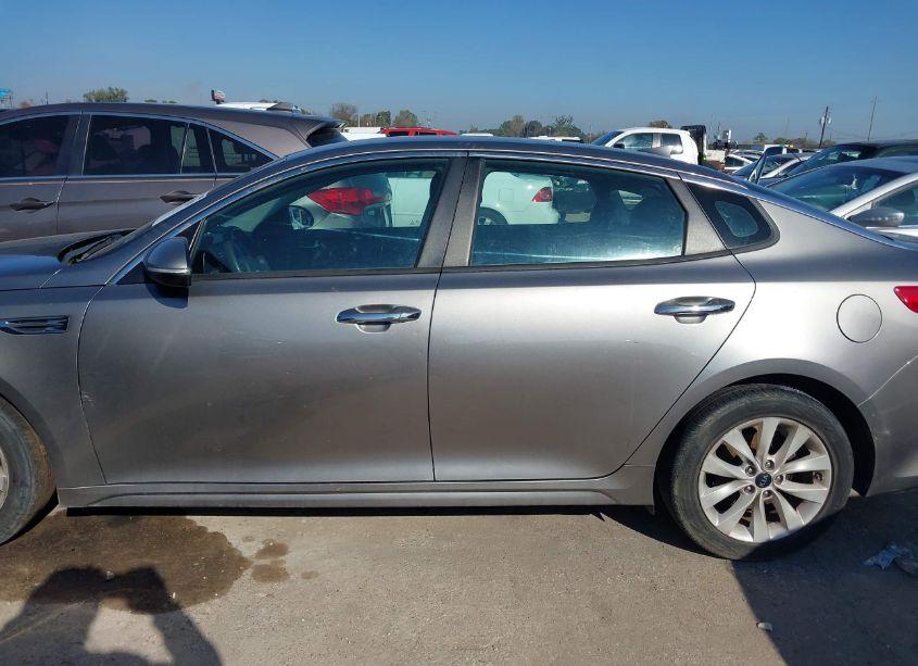 Photo 14 of 2017 Kia Optima LX (VIN 5XXGT4L31HG138630)