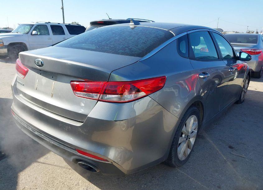 Photo 4 of 2017 Kia Optima LX (VIN 5XXGT4L31HG138630)