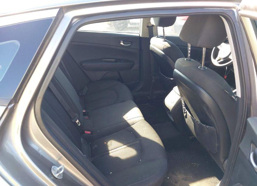 Photo 8 of 2017 Kia Optima LX (VIN 5XXGT4L31HG138630)