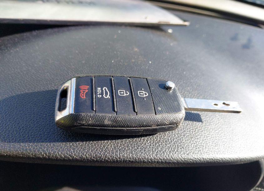 Photo 11 of 2017 Kia Optima LX (VIN 5XXGT4L31HG146565)