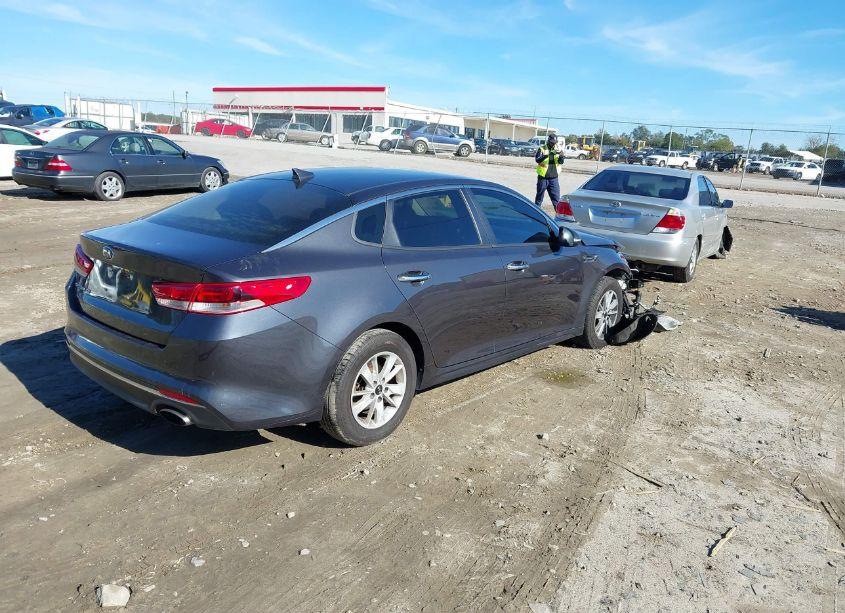Photo 4 of 2017 Kia Optima LX (VIN 5XXGT4L31HG146565)