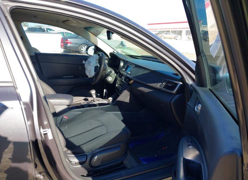 Photo 5 of 2017 Kia Optima LX (VIN 5XXGT4L31HG146565)