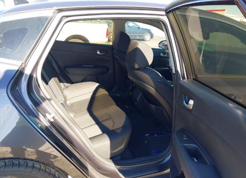 Photo 8 of 2017 Kia Optima LX (VIN 5XXGT4L31HG146565)
