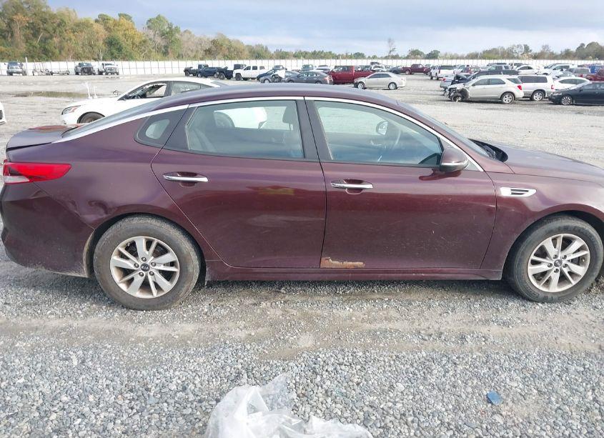 Photo 13 of 2017 Kia Optima LX (VIN 5XXGT4L31HG151796)