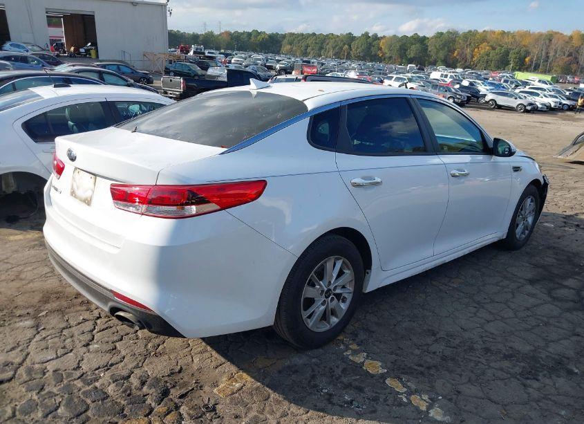 Photo 4 of 2017 Kia Optima LX (VIN 5XXGT4L31HG168825)