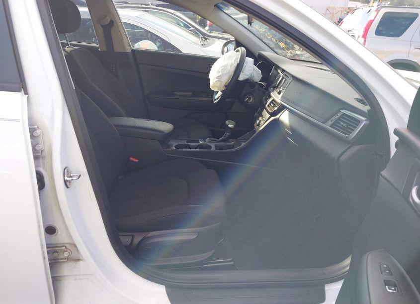 Photo 5 of 2017 Kia Optima LX (VIN 5XXGT4L31HG168825)