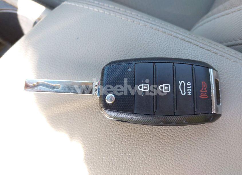 Photo 11 of 2017 Kia Optima LX (VIN 5XXGT4L31HG169408)