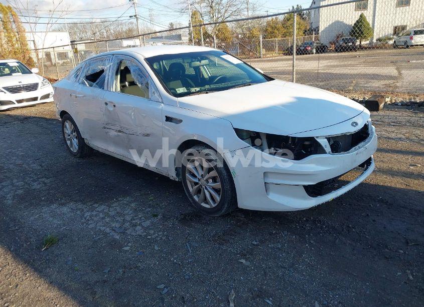 2017 Kia Optima LX (VIN 5XXGT4L31HG170848) main photo