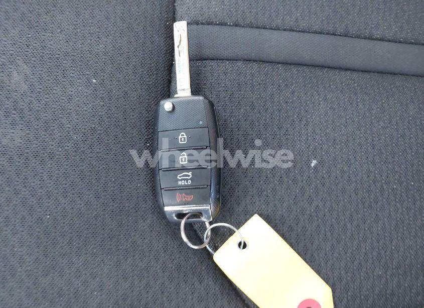 Photo 11 of 2017 Kia Optima LX (VIN 5XXGT4L31HG170848)