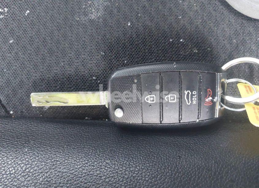 Photo 11 of 2018 Kia Optima S (VIN 5XXGT4L31JG190023)