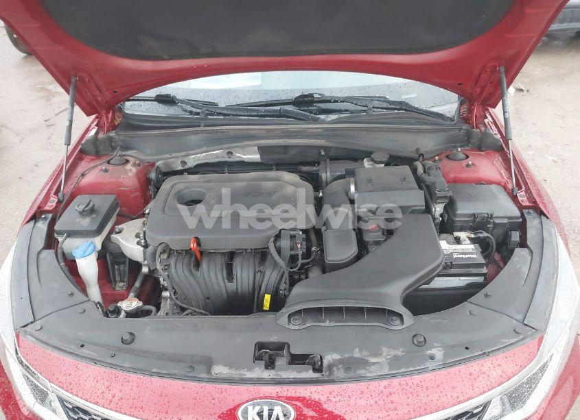 Photo 10 of 2018 Kia Optima S (VIN 5XXGT4L31JG190555)