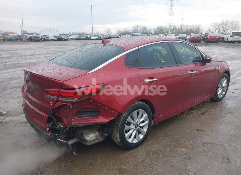 Photo 4 of 2018 Kia Optima S (VIN 5XXGT4L31JG190555)