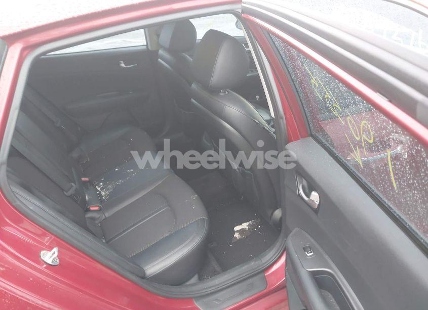 Photo 8 of 2018 Kia Optima S (VIN 5XXGT4L31JG190555)