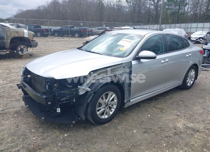 Photo 2 of 2018 Kia Optima LX (VIN 5XXGT4L31JG192564)