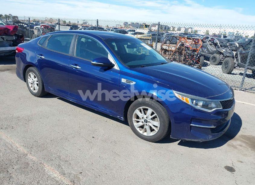 2018 Kia Optima LX (VIN 5XXGT4L31JG194704) main photo